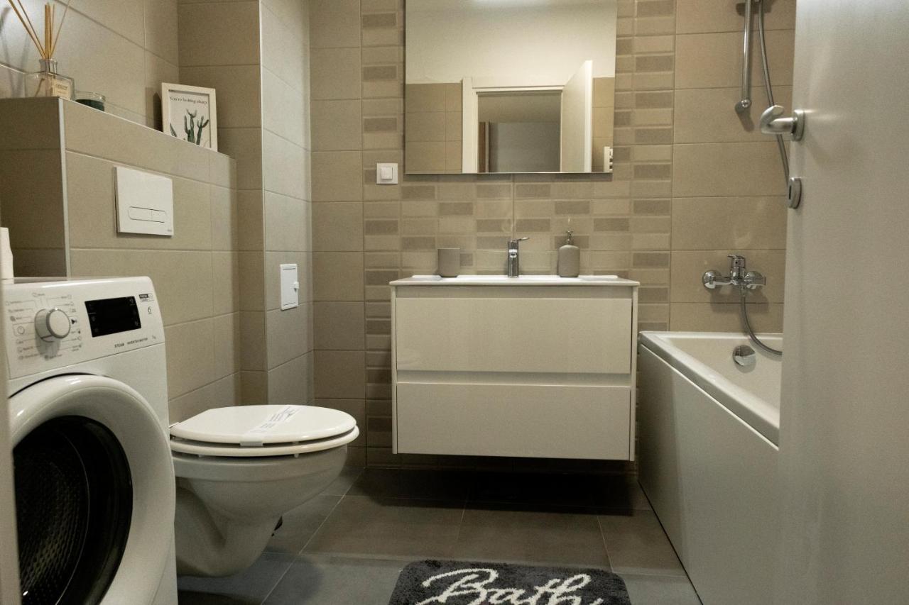 Lara 65 - Cozy & Modern Apartment @ Conest 이아시 외부 사진